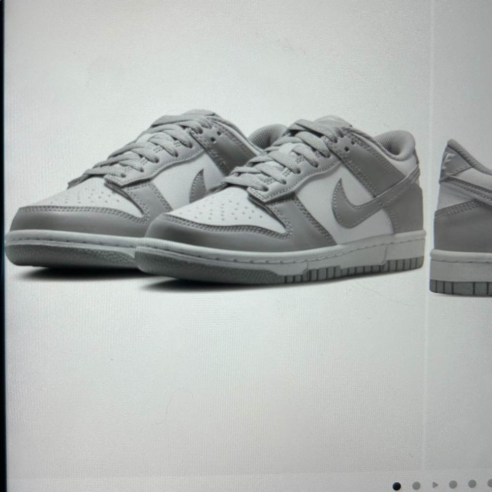 Nike Kids Dunk Low Basketball Sneaker in Grey Combo, 4.5